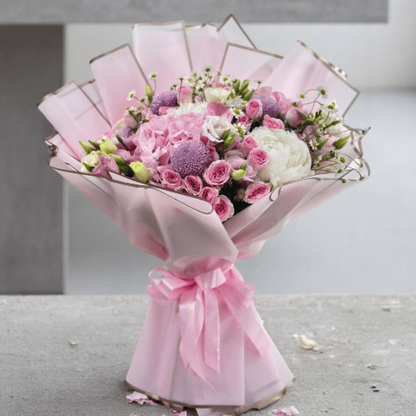 Discover Natural Flower Bouquets with fresh, elegant designs. Perfect for all occasions with same-day flower delivery in Dubai & across the UAE.