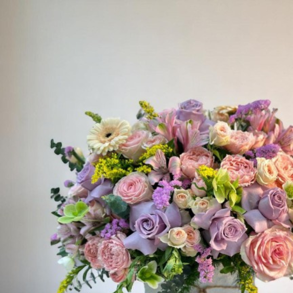 JENEEN FLOWERS FLOWERS VASE Purple vase